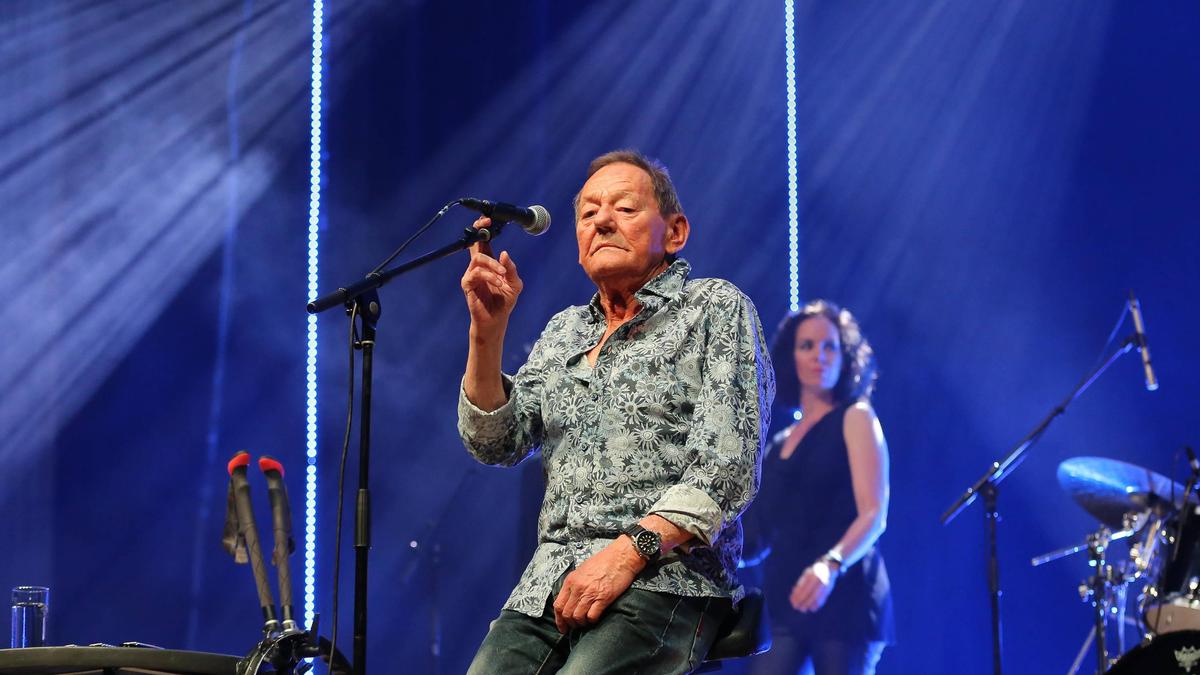 Nach KonzertAbsage Wolfgang Ambros liegt zur Behandlung im Krankenhaus